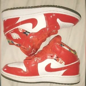 Air Jordan 1 Mid Barcelona Sweater size 4.5y